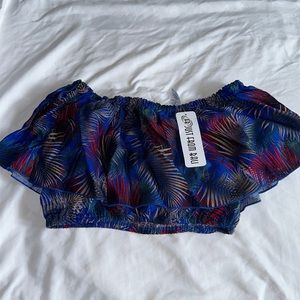 Off the shoulder- tropical Crop